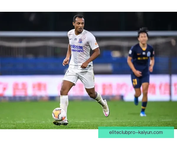 瓦拉内近期状态回暖，比赛表现稳健引发关注